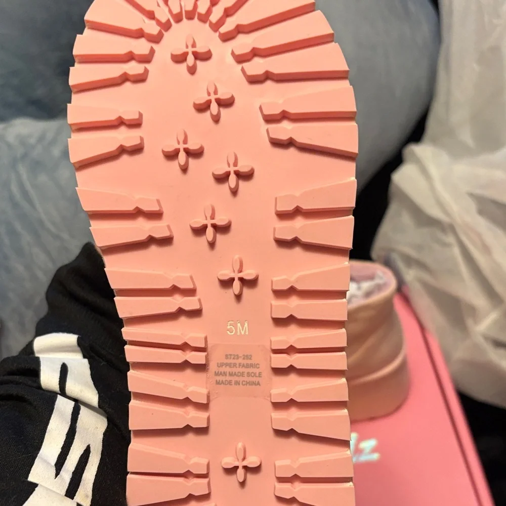 Dolls Kill original Popular Lifestyle ankle boots. - Picture 2 of 2